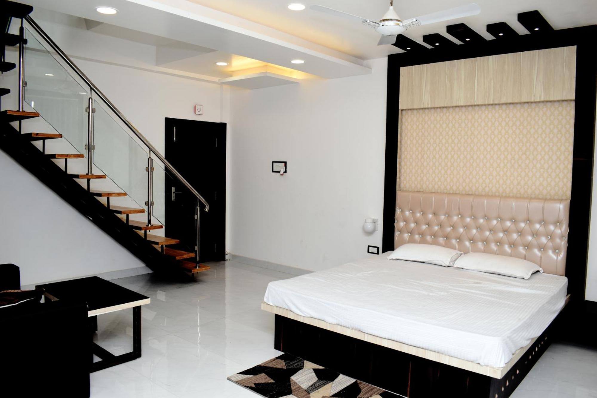 Vatika Banquet And Lawn Hotel Gaya Exterior photo