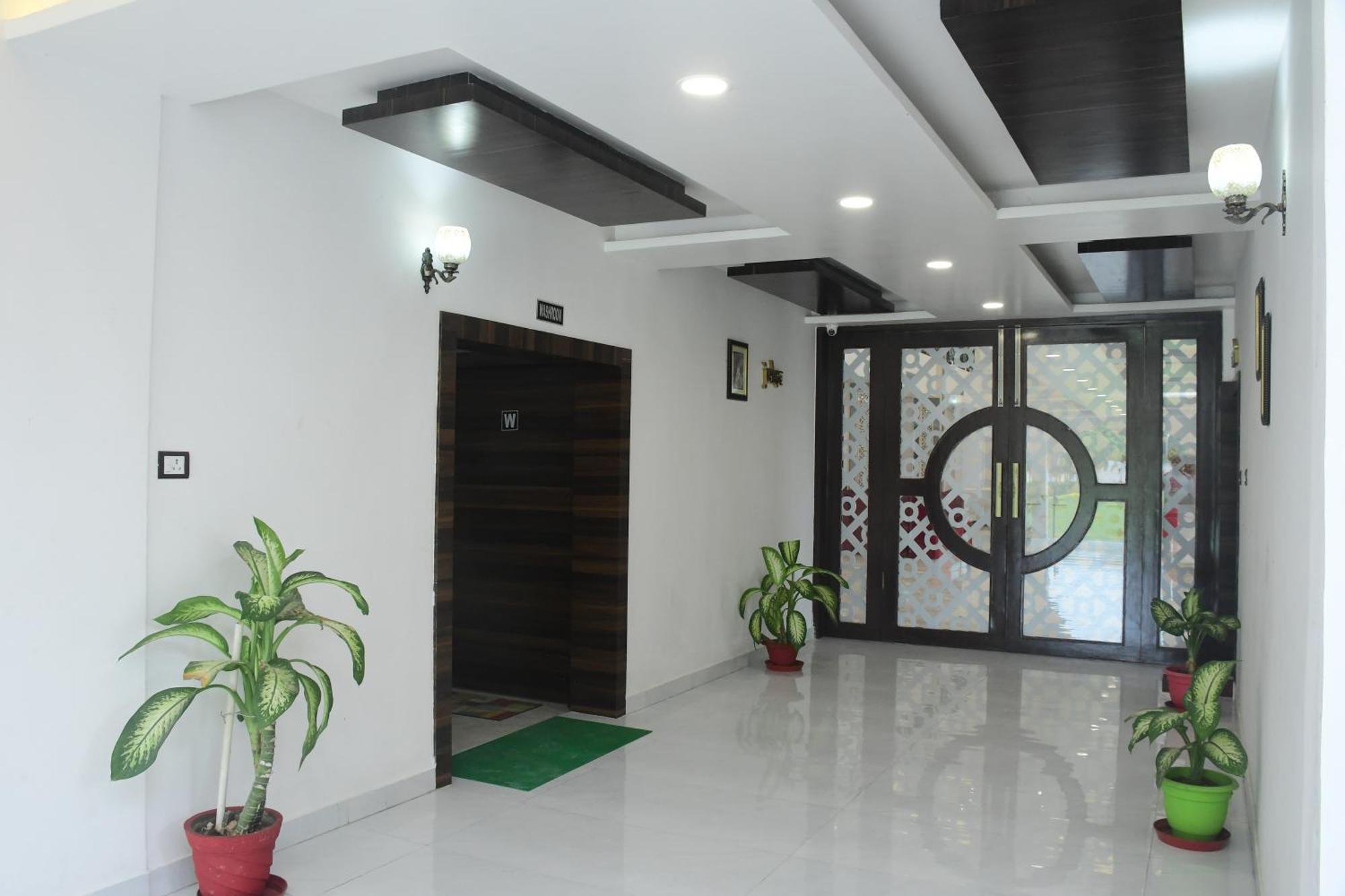 Vatika Banquet And Lawn Hotel Gaya Exterior photo
